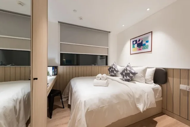 Dreamer One Plus, Queen Bed, Komune Living 1/3