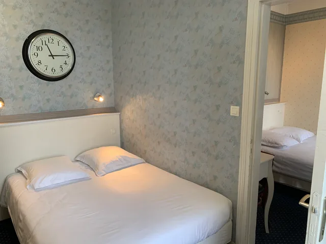 غرفة قياسية رباعية، Hotel Anne de Bretagne 1/1