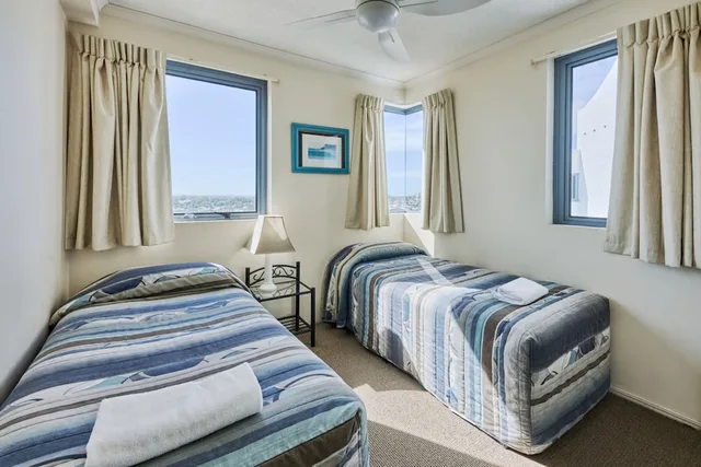 3 Bedrooms, Apartment, Queen and Twin Beds, Mountain and Ocean View, Centrepoint Holiday Apartments 1/6