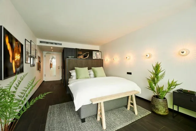 غرفة سوبيريور بسرير مزدوج بإطلالة على النهر، Designhotel Ueberfluss Bremen 2/6