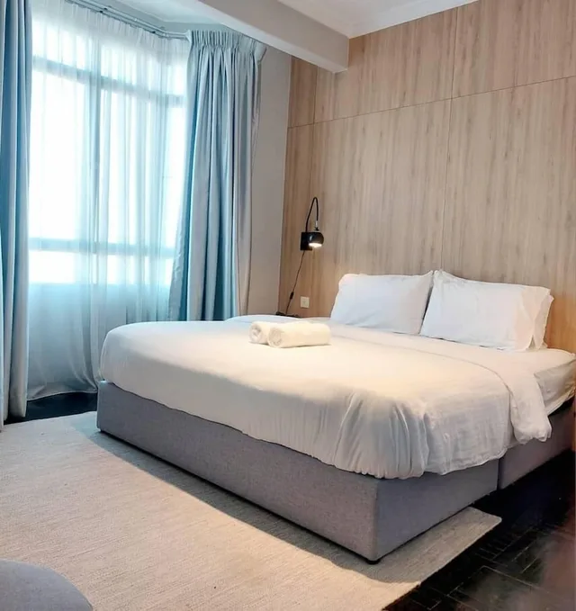 جناح تنفيذي بسرير كينج وسرير كوين بغرفتي نوم، Century Bay Private Residences 3/10
