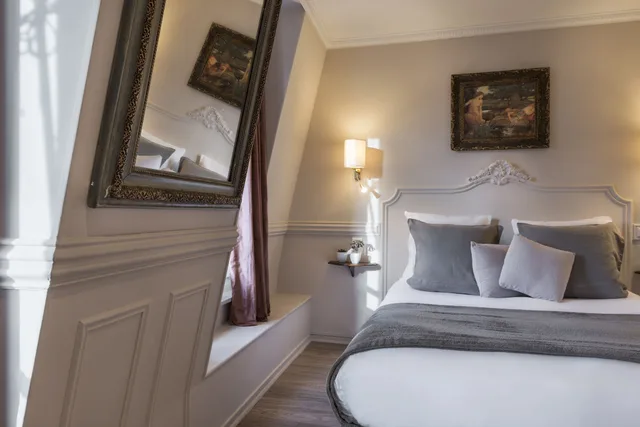 غرفة بريميوم بسرير مزدوج، Hotel De La Porte Doree 3/9