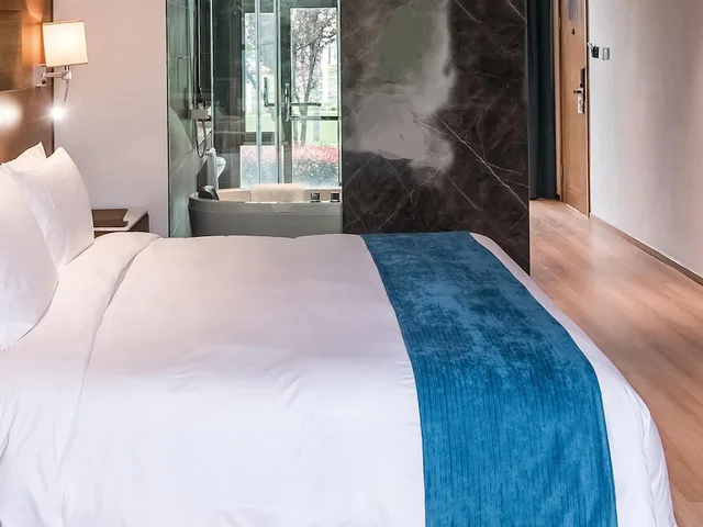 غرفة سوبيريور بسرير كينج، Novotel Suzhou Tai Lake Santeh 5/6