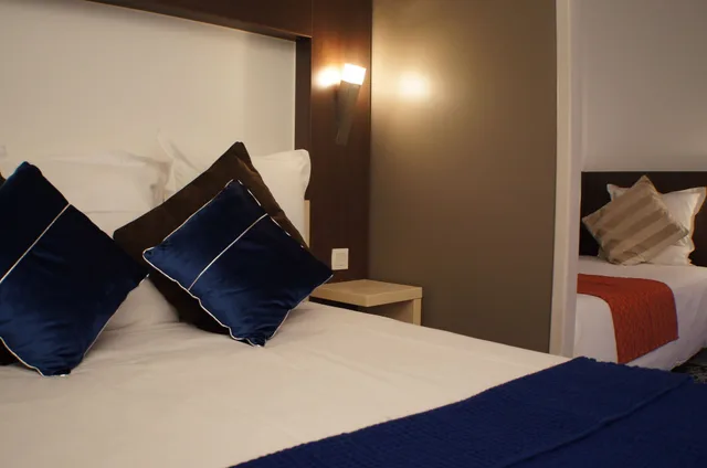 Room, Triple, 1 Double and 1 Single Bed, Hotel the Originals Annonay Est La Siesta 5/9