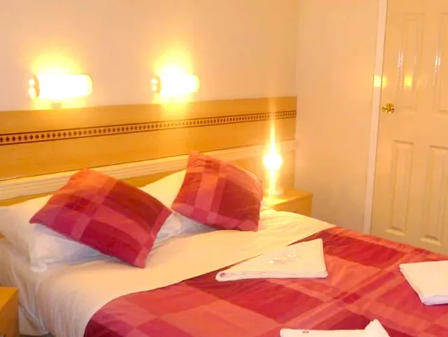 Family, Multiple Beds، Guilford House 1/5
