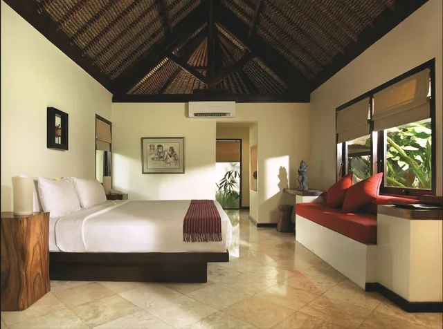 غرفة بسرير كينج بإطلالة على الحديقة، Qunci Villas Resort 3/5