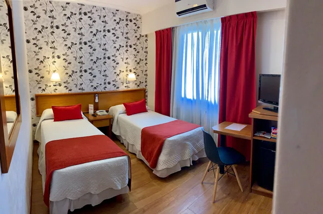 غرفة قياسية بسريرين منفصلين، Waldorf Hotel Buenos Aires 1/3