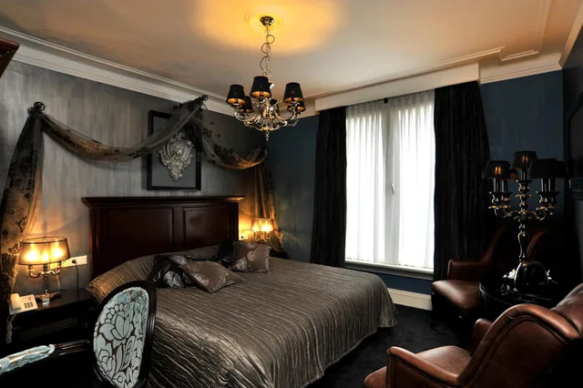 Theme, Superior, Twin Beds، Golden Tulip West Ende 9/10