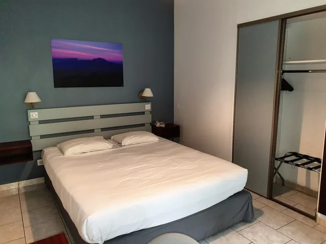 1 Bedroom, Classic, Twin Beds, Floralys 2/7