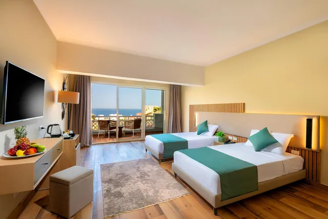 غرفة ديلوكس بسرير مزدوج بإطلالة على البحر، AJIRA Resort Sahl Hasheesh 1/6