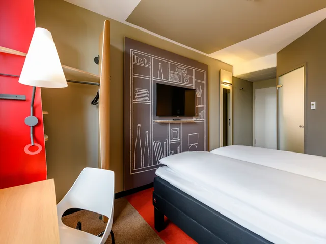 Comfort, Double Bed, Ibis Landshut City 2/3