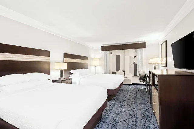 غرفة قياسية بسرير كينج وسرير كوين، Best Western Slidell Hotel 3/9