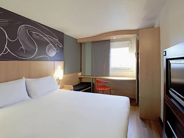 غرفة قياسية بسرير كوين، Ibis Paris Montmartre 18Eme 1/7