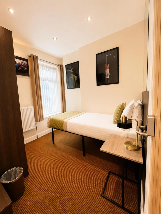 غرفة قياسية مفردة، The Kings Cross Hotel 4/20