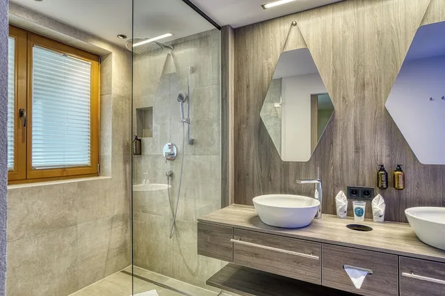 جناح بريميوم بسريرين منفصلين وسرير كوين بشرفة مع أريكة، Alpin Lodge Das Zillergrund 8/10