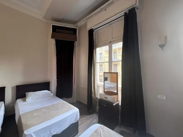 Basic, Triple, 3 Beds, Traveler Apos S House Hotel 5/10