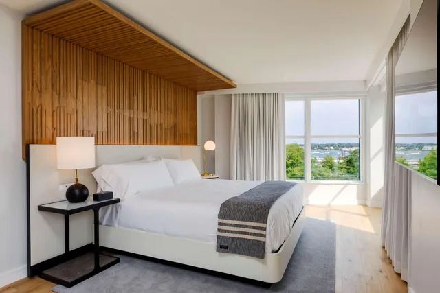 جناح رئاسي، Canopy by Hilton Portland Waterfront 1/4