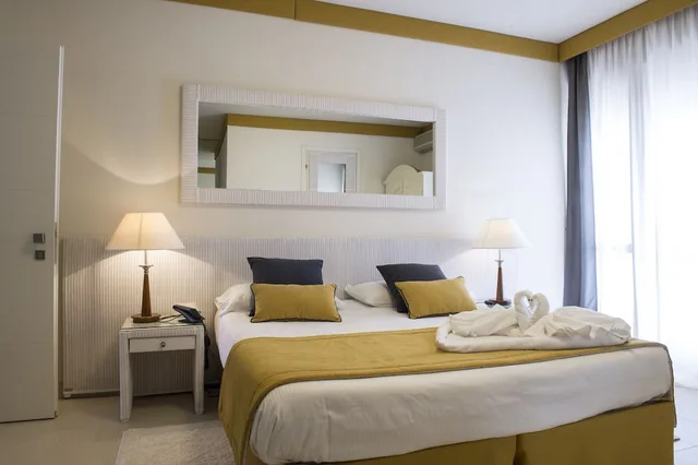 غرفة سوبيريور بسرير مزدوج بإطلالة على البحر بشرفة، PARK HOTEL MARACAIBO 1/3