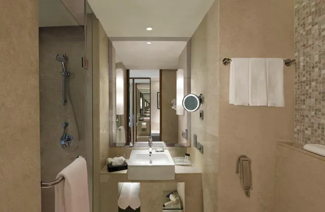 غرفة بسرير كينج بإطلالة على المدينة للمدخنين، Holiday Inn Jaipur City Centre by IHG 3/3