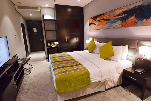 غرفة سوبيريور بسرير كينج للمدخنين، بست ويسترن بلس الفرسان(Plus Fursan Hotel) 1/4
