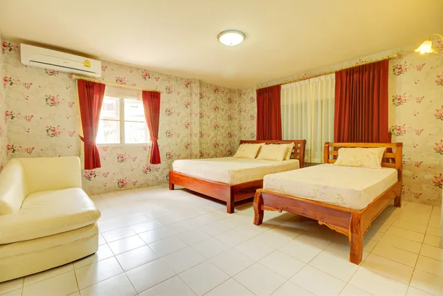 3 Bedrooms, House, 4 Beds, King Bed, Sofa، Rosemary House 1/5