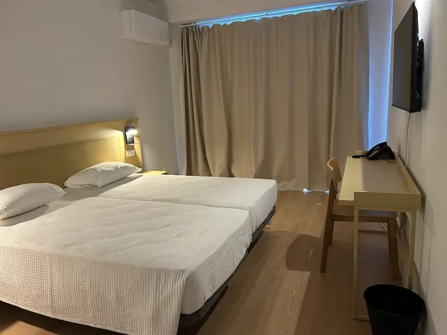 غرفة قياسية بسريرين منفصلين، Flag Hotel Campo Maior 1/3
