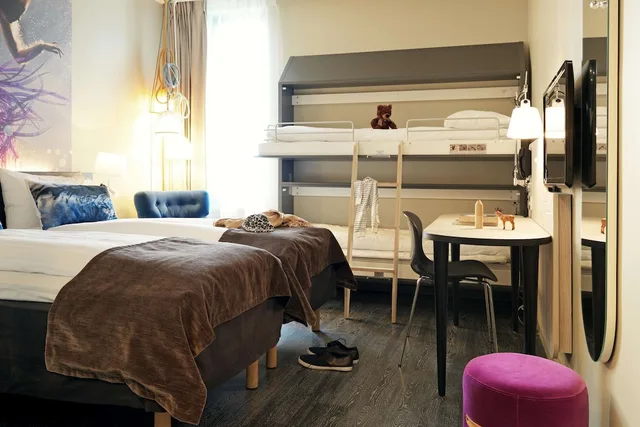 Family, 1 Double and 2 Bunk Beds، Scandic Fornebu 6/10