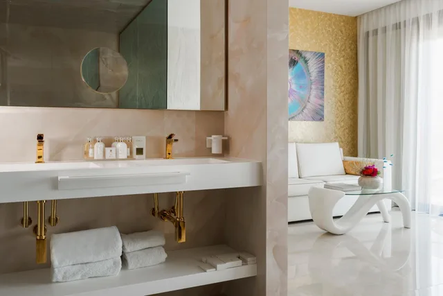 Junior Suite, Side Sea View, Balcony، The Promenade Luxury Wellness Hotel 5/10