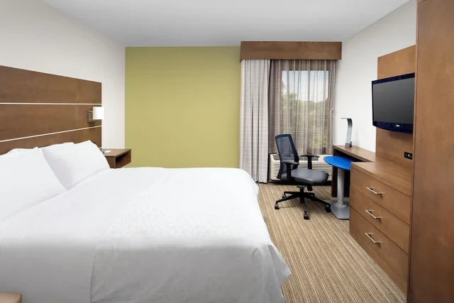 غرفة قياسية بسرير كينج لذوي الإعاقة، HOLIDAY INN EXPRESS ANDOVER NORTH - LAWRENCE 1/5