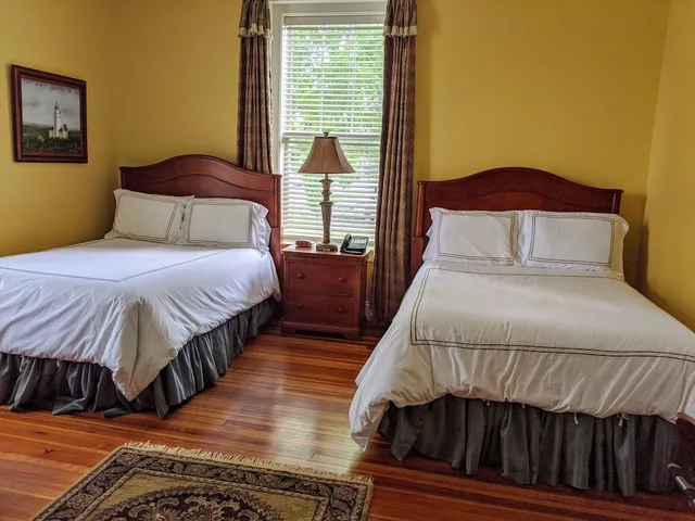 غرفة قياسية بسريرين مزدوجين بغرفة نوم واحدة، Grand Lux Inn 1/6