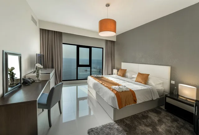 شقة بسرير كينج وسريرين منفصلين وسرير كوين بإطلالة على البحر بـ3 غرف نوم، Lagoona Beach Luxury Resort And Spa 2/6