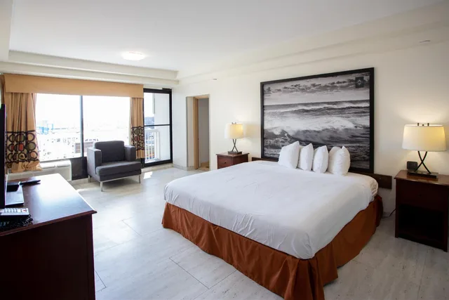 Deluxe, King Bed, Partial Ocean View, Aqua Vista Resort Hotel 2/5