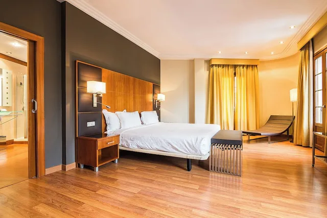 Suite, Double Bed, Exe Almeria Center 1/6