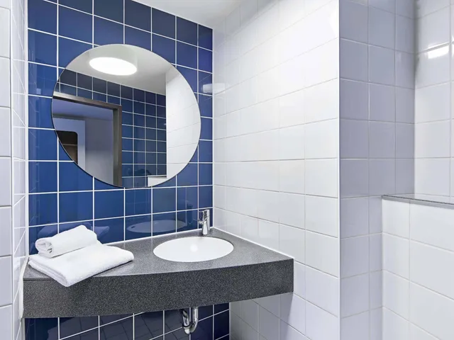 غرفة عائلية بسرير بطابقين وسرير كوين، B&B Hotel Dortmund-City 3/9