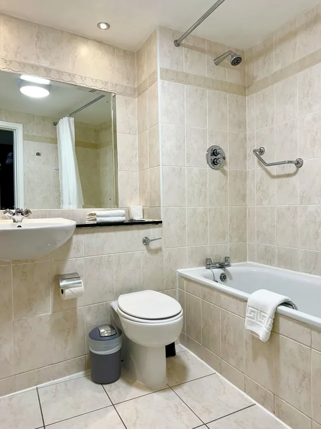 غرفة ثلاثية بسريرين، Beresford Hotel 5/7