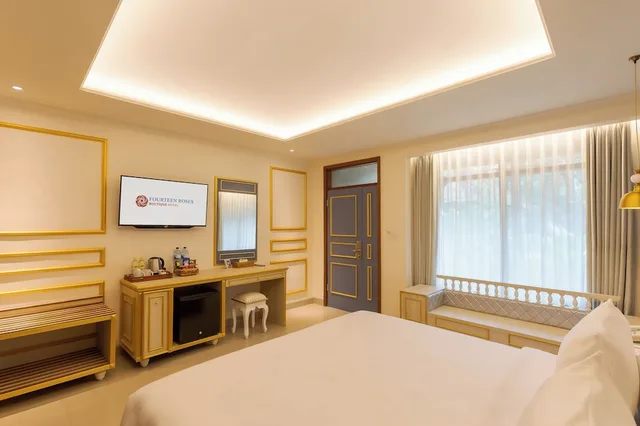 Royal, Classic, Double Bed, Pool Side, Fourteen Roses Boutique Hotel and Spa 2/10