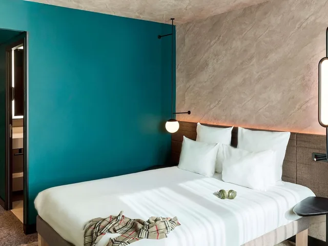 غرفة سوبيريور بسرير كوين مع أريكة، Novotel Bern Expo 1/10
