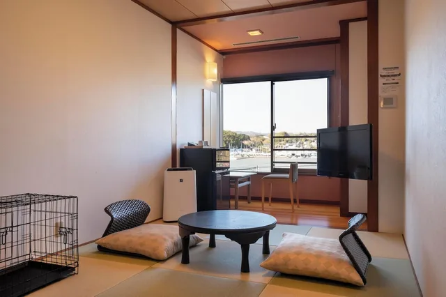 غرفة يابانية بفرشتي فوتون بإطلالة على البحيرة بأرضية تاتامي، Hamanako Wanwan Paradise Hotel (Ex HAMANAKO GRAND HOTEL SAZANAMIKAN) 1/1