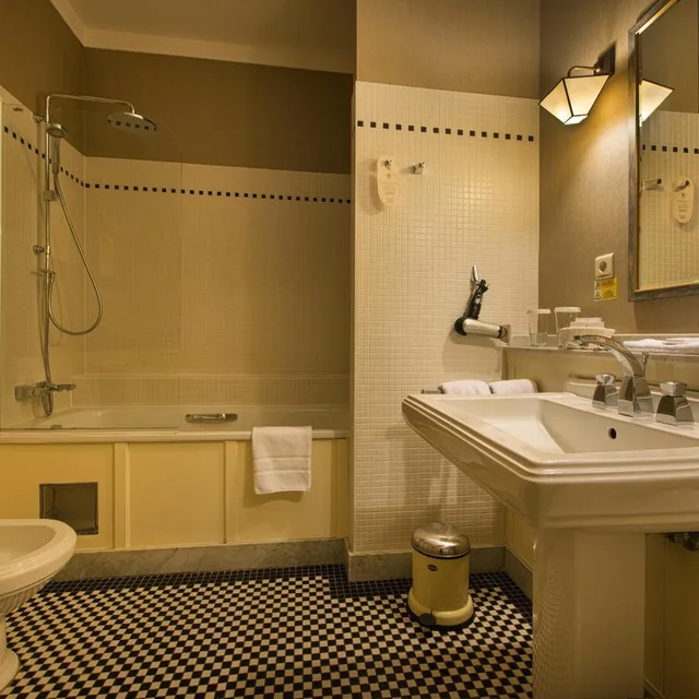 جناح فاخر، Marrol S Hotel 4/4