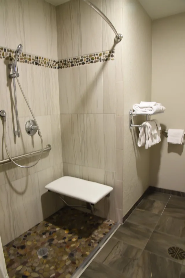 غرفة قياسية بسرير كوين لذوي الإعاقة، Best Western Of Harbor Springs 4/5