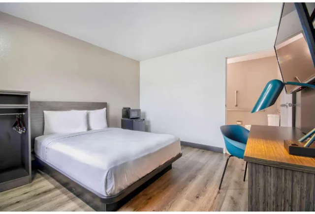 غرفة بسرير مزدوج، Motel6 Austin, TX - North 2/4