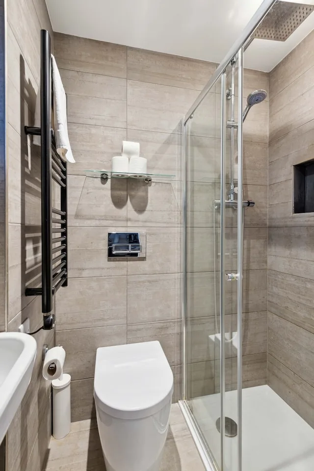 استوديو كلاسيكي بسرير كينج، Valet Apartments Golden Square 3/6
