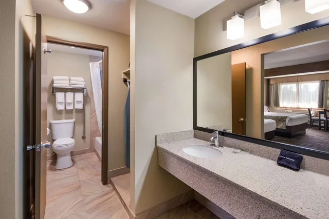 غرفة بسريرين كوين يُسمح فيها بالحيوانات الأليفة، Best Western Weston Inn 5/6