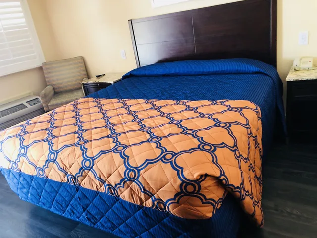غرفة قياسية بسرير كوين، Bayshore Inn 1/1