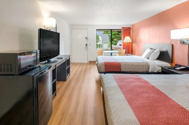 غرفة قياسية بسريرين مزدوجين للمدخنين، Motel6 Salem, VA 3/5