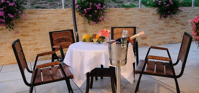 TeoDorka Med & Spa، تورون 29/41