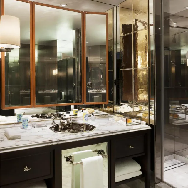 Premier, Suite, Rosewood London 3/4
