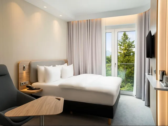 غرفة بسرير كوين بشرفة، Holiday Inn Express Rosenheim 2/3