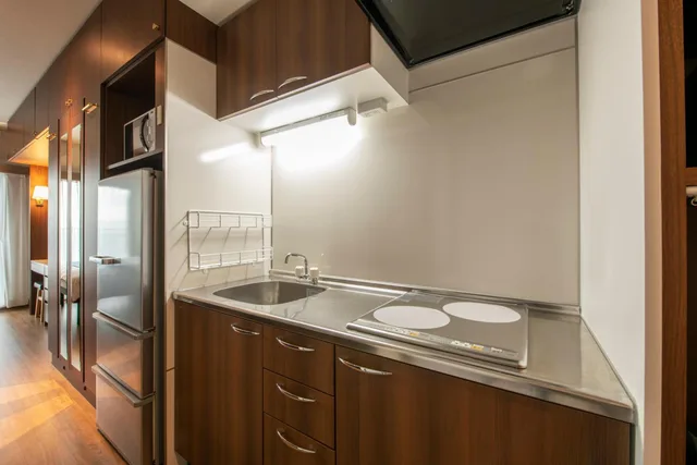 غرفة بسريرين منفصلين بشرفة، Hotel New Port Yokosuka 6/10