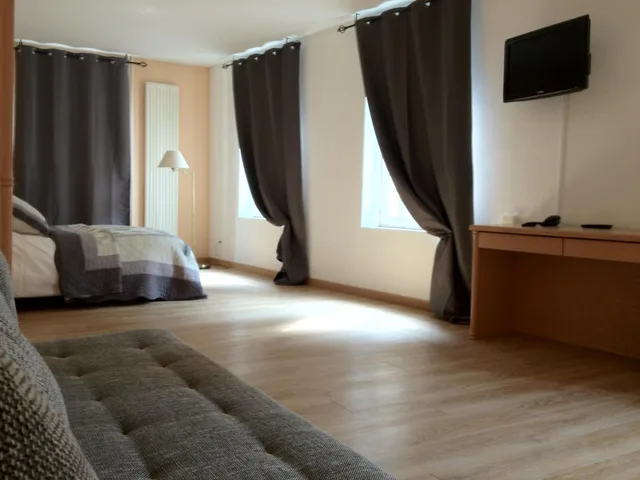 غرفة عائلية، Hotel Du Theatre 6/7